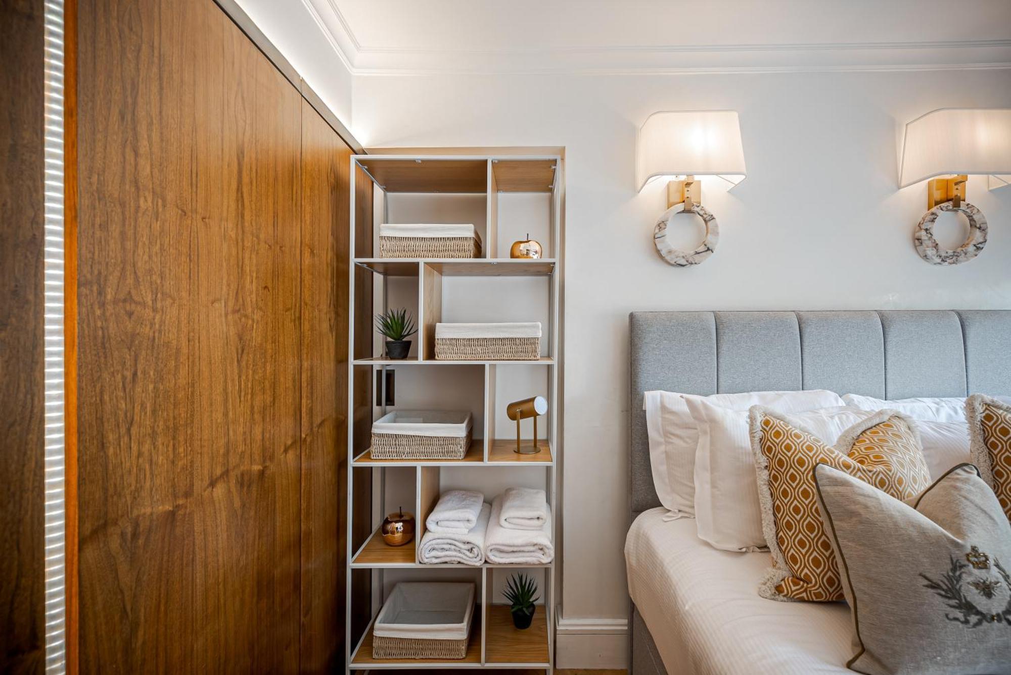 Charming 2 Bed Flat In Knightsbridge Balcony View Of Harrods Lägenhet London