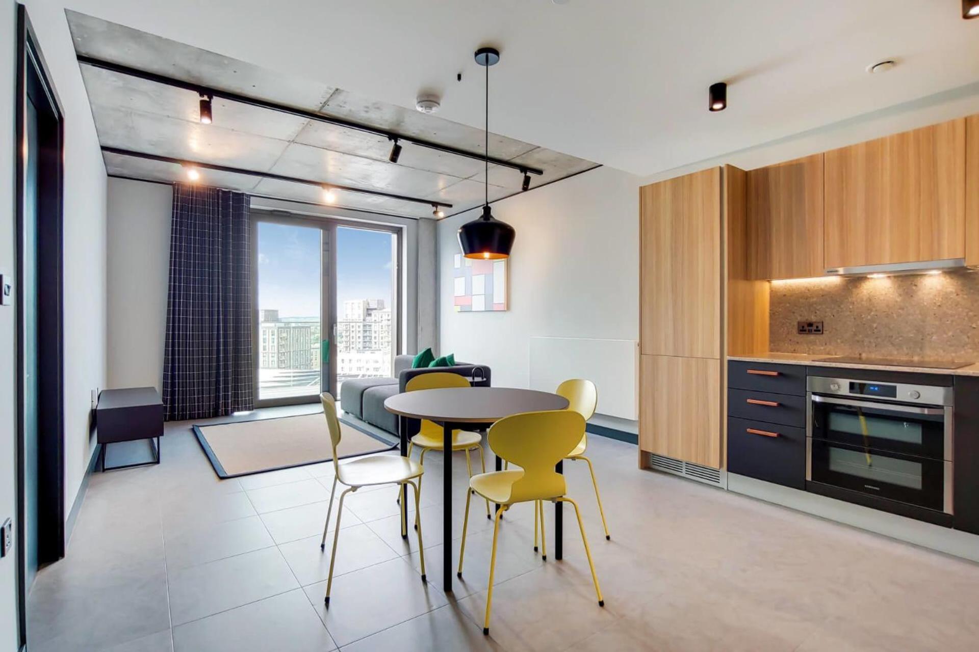 Apartment Chic And Comfortable In *