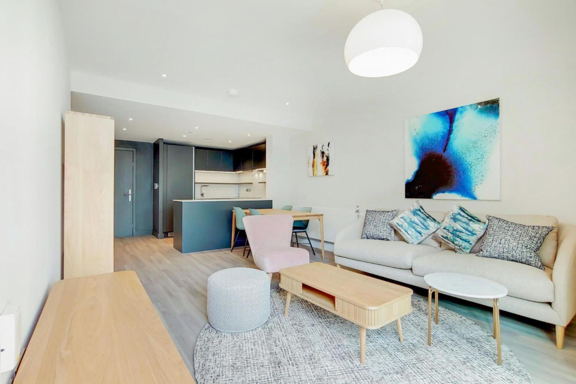 Chic And Comfortable In Apartment *