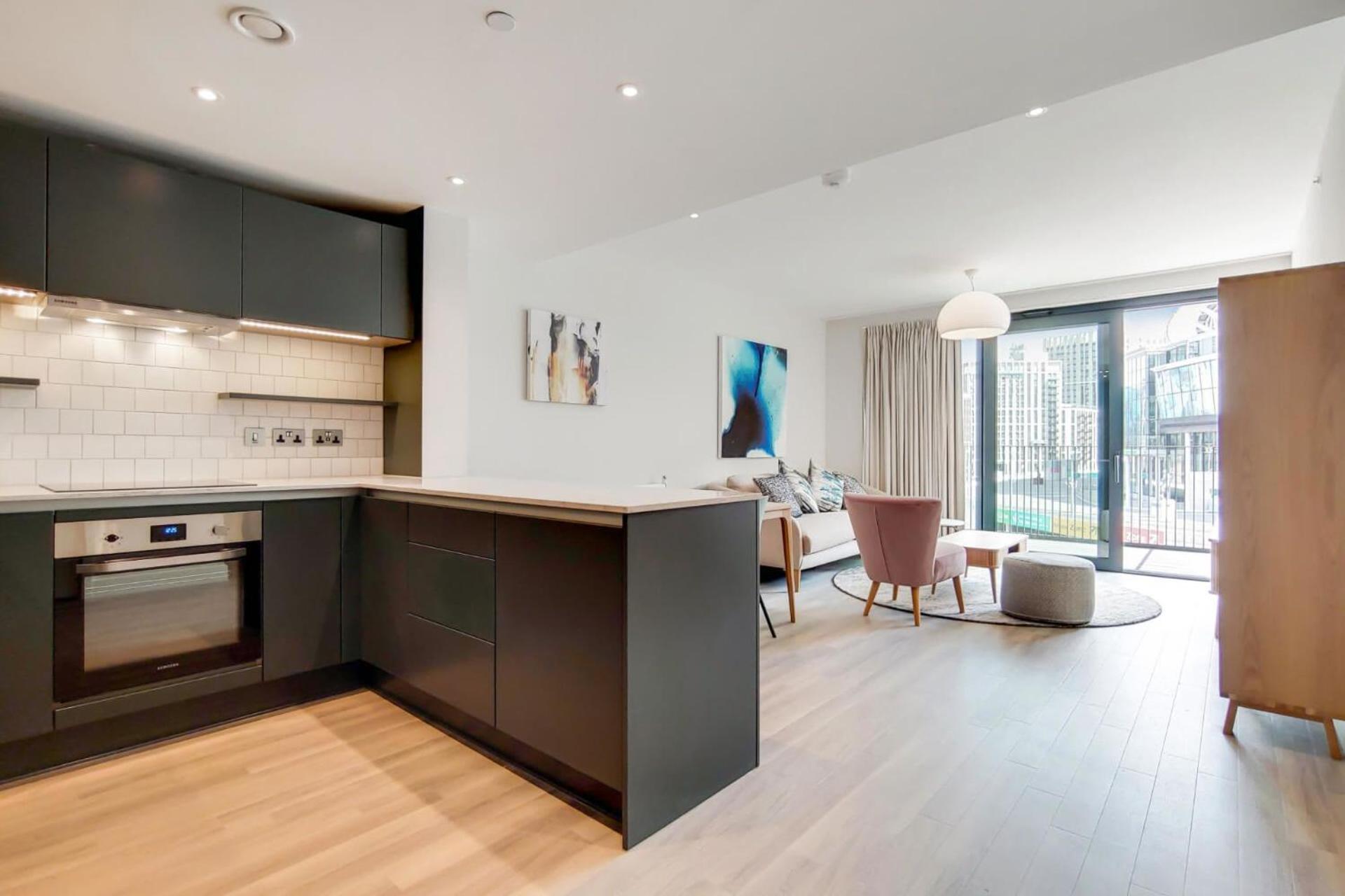 Apartment Chic And Comfortable In *