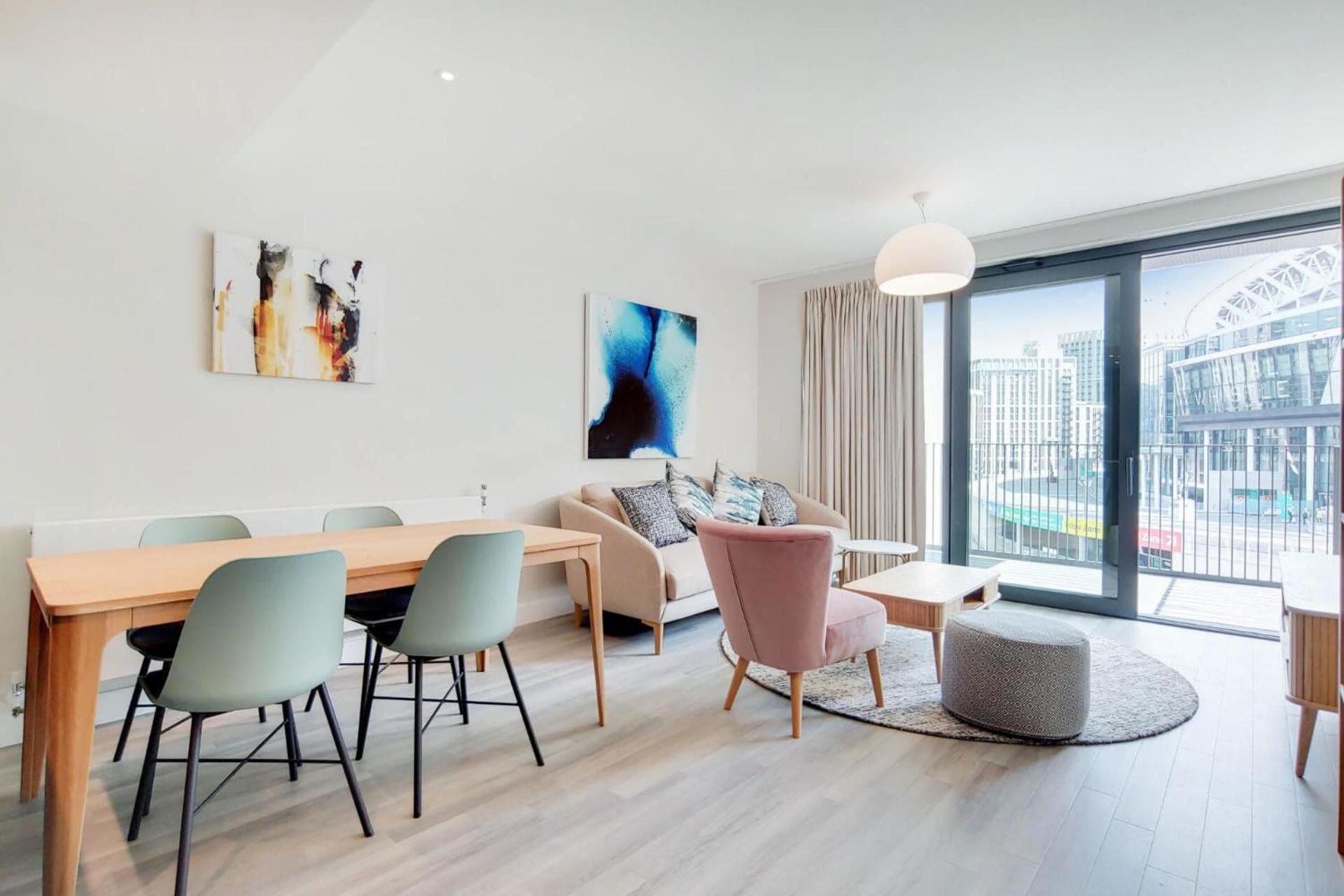 Chic And Comfortable In Apartment *