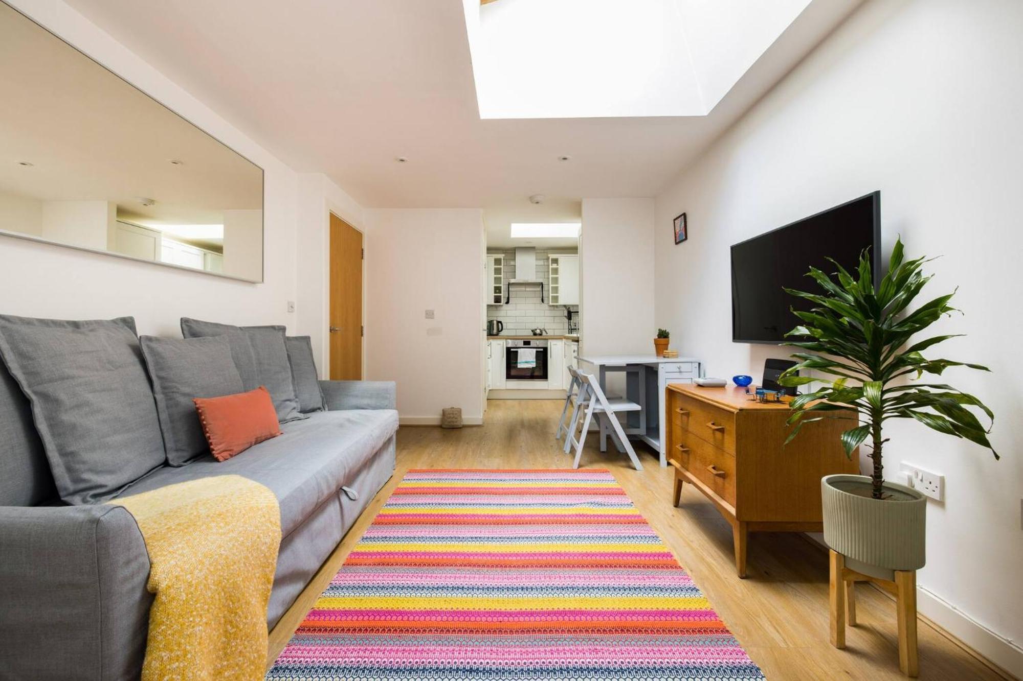 Wild Roses Serviced - Airport Appartement *