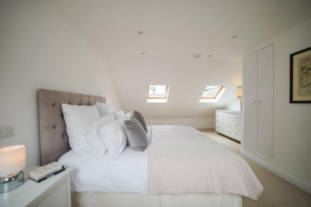 The Prestigious With Modern Elegance Leilighet London