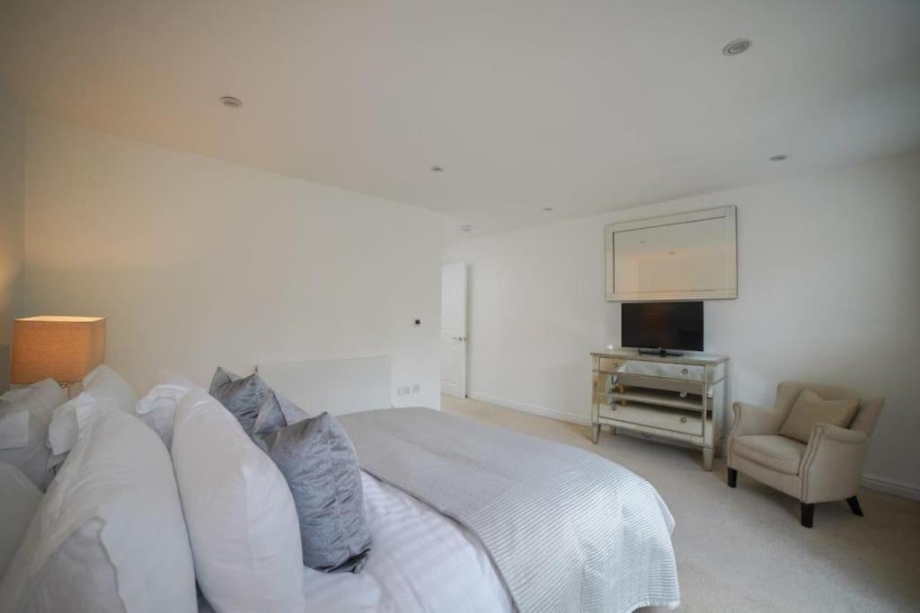 The Prestigious With Modern Elegance Leilighet London