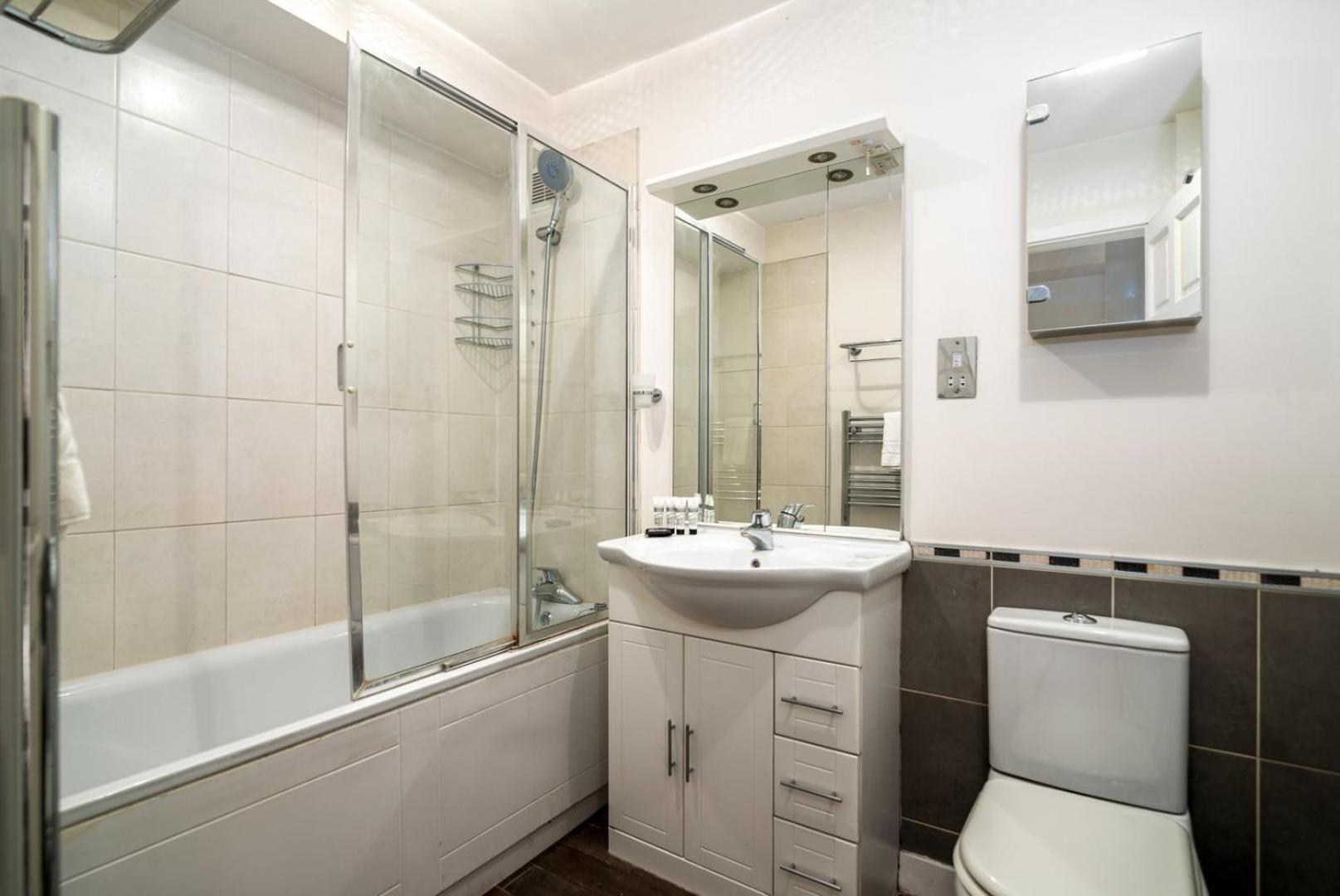 Guestready - Lovely Ground Floor Duplex With Patio In Southbank Lejlighed London