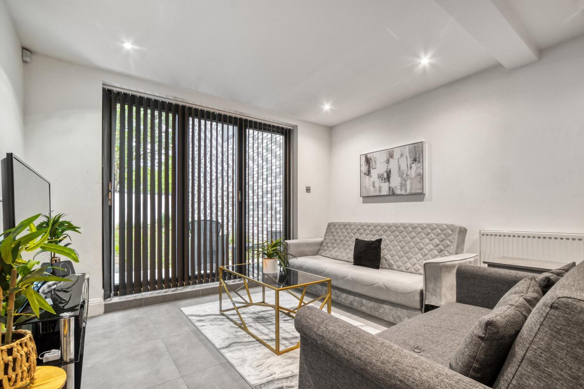Chic Haven With Secret Garden London