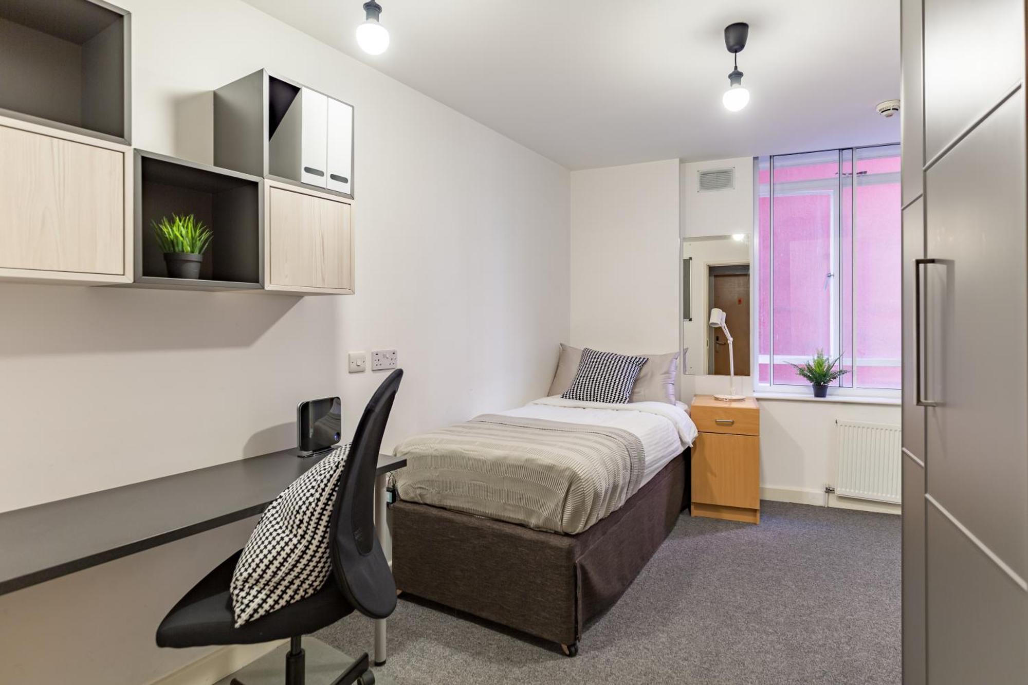 Studio Flat Farringdon London