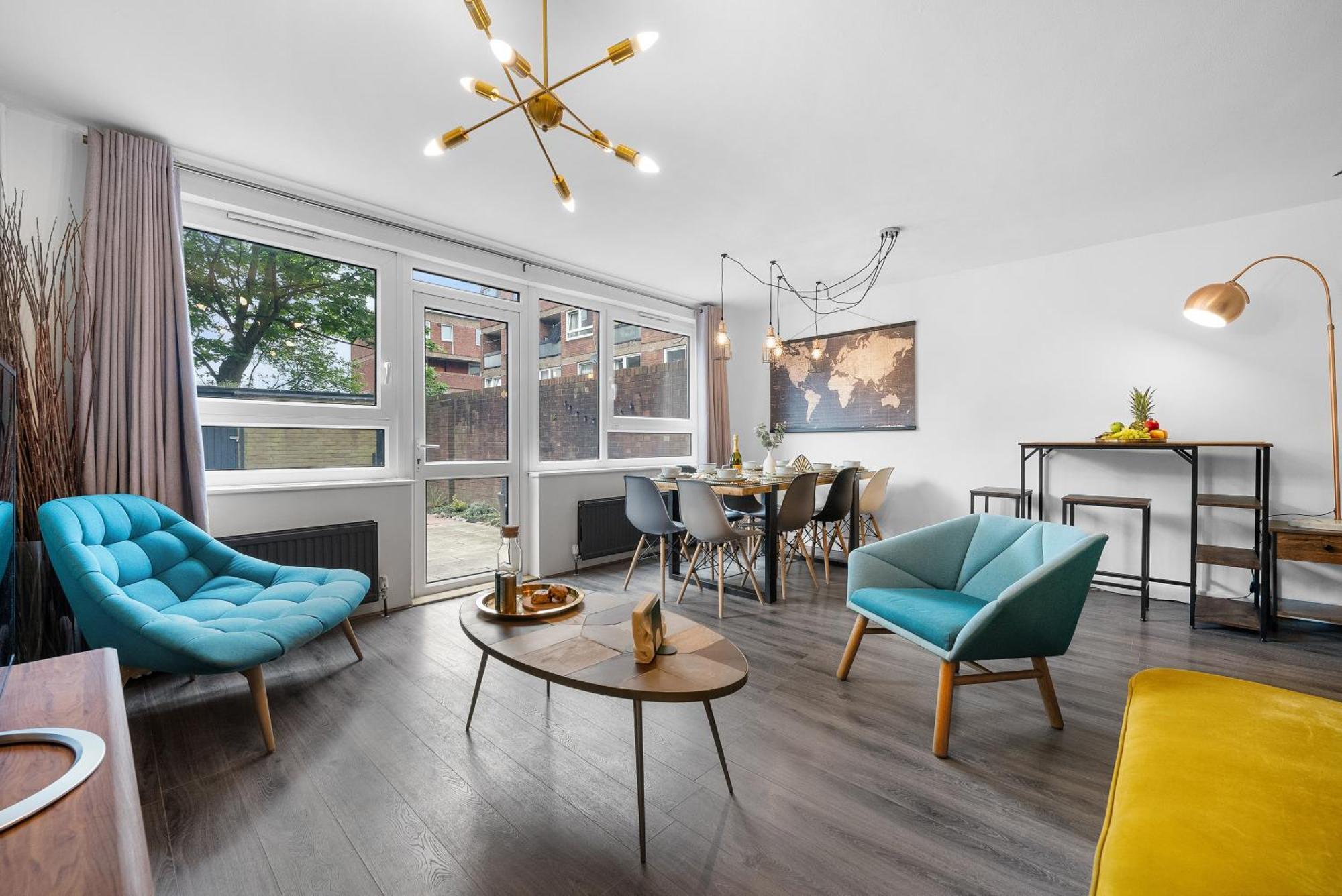 Spacious 3 Bedroom Whitechapel With Garden By Gold *