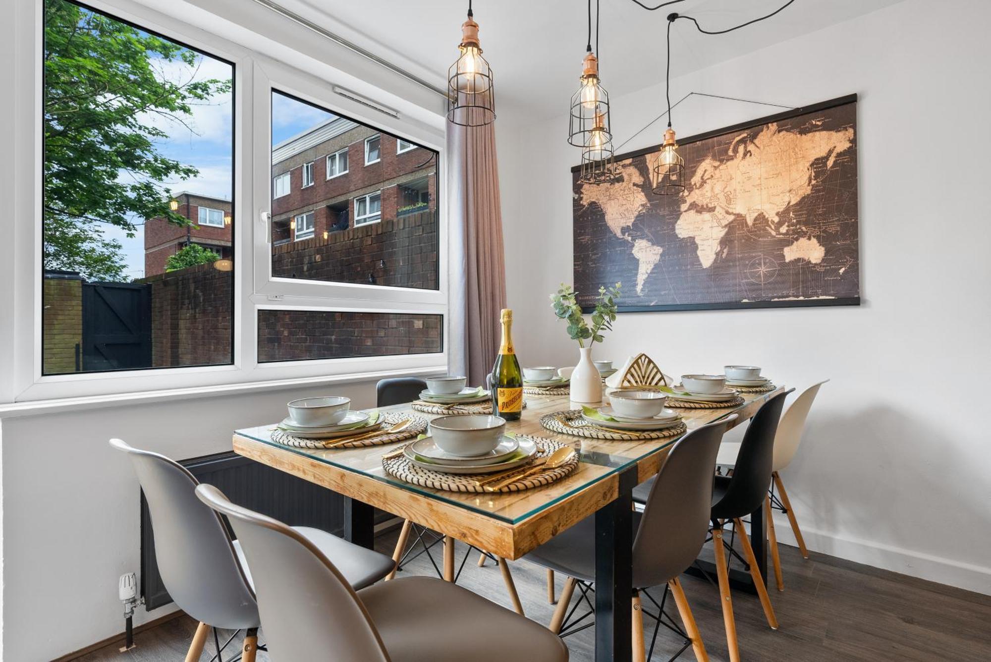 Spacious 3 Bedroom Whitechapel With Garden By Gold