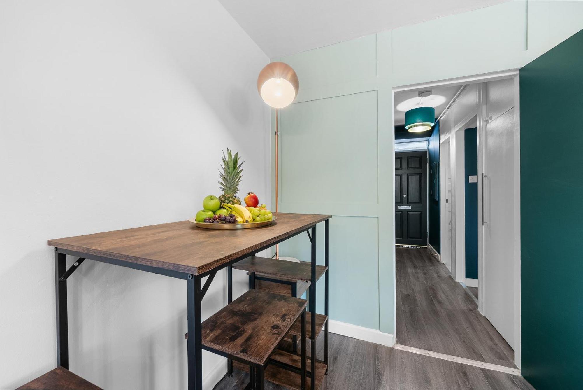 Spacious 3 Bedroom Whitechapel With Garden By Gold * London