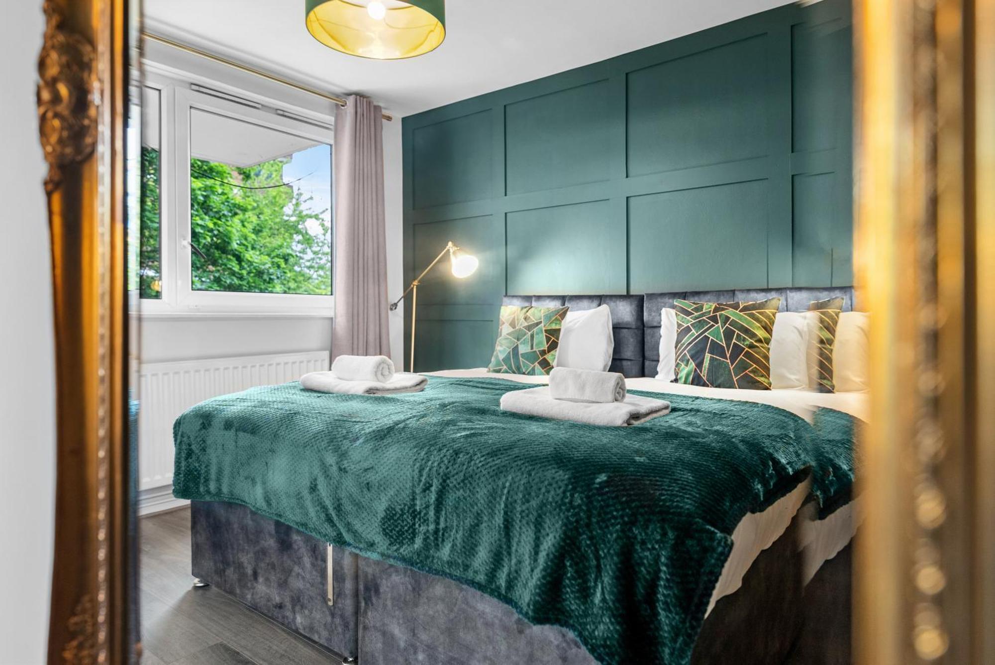 Apartment Spacious 3 Bedroom Whitechapel With Garden By Gold *