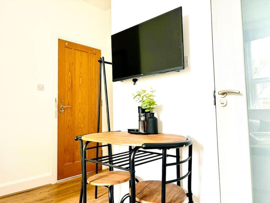 Apartment Zee Homes W6