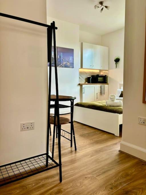 Apartment Zee Homes W6 *