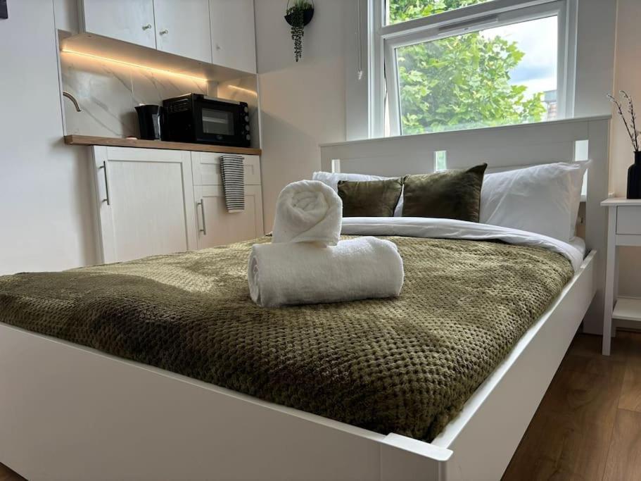 Apartment Zee Homes W6 London
