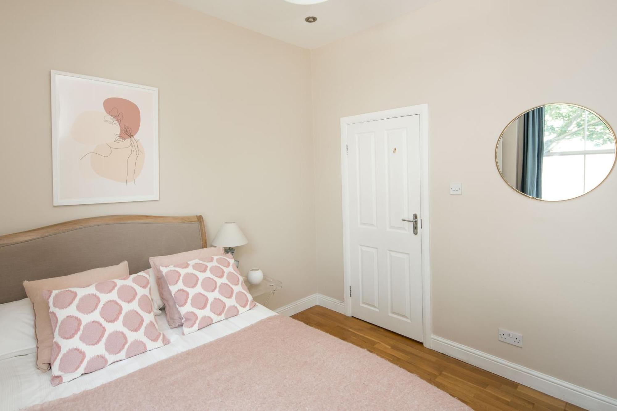 Apartment Chic 2-bedroom On The Kings Road, Chelsea *