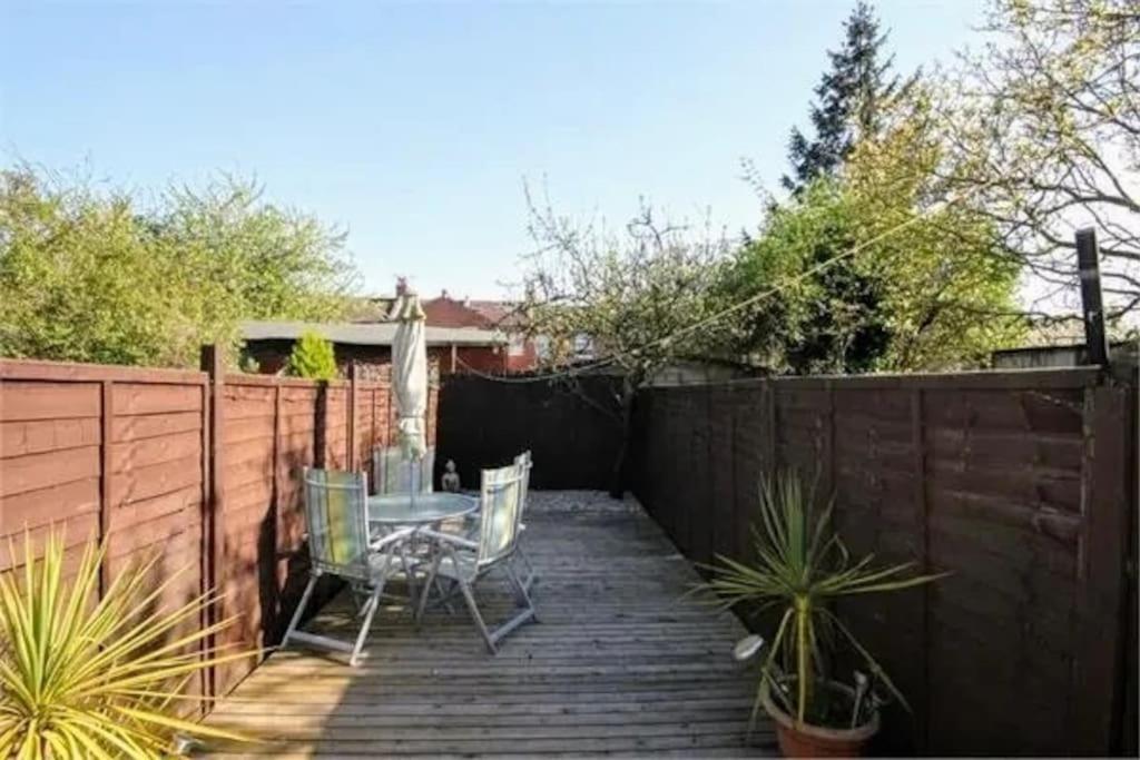 Appartement Ground Floor 3 Bedroom Flat Londen