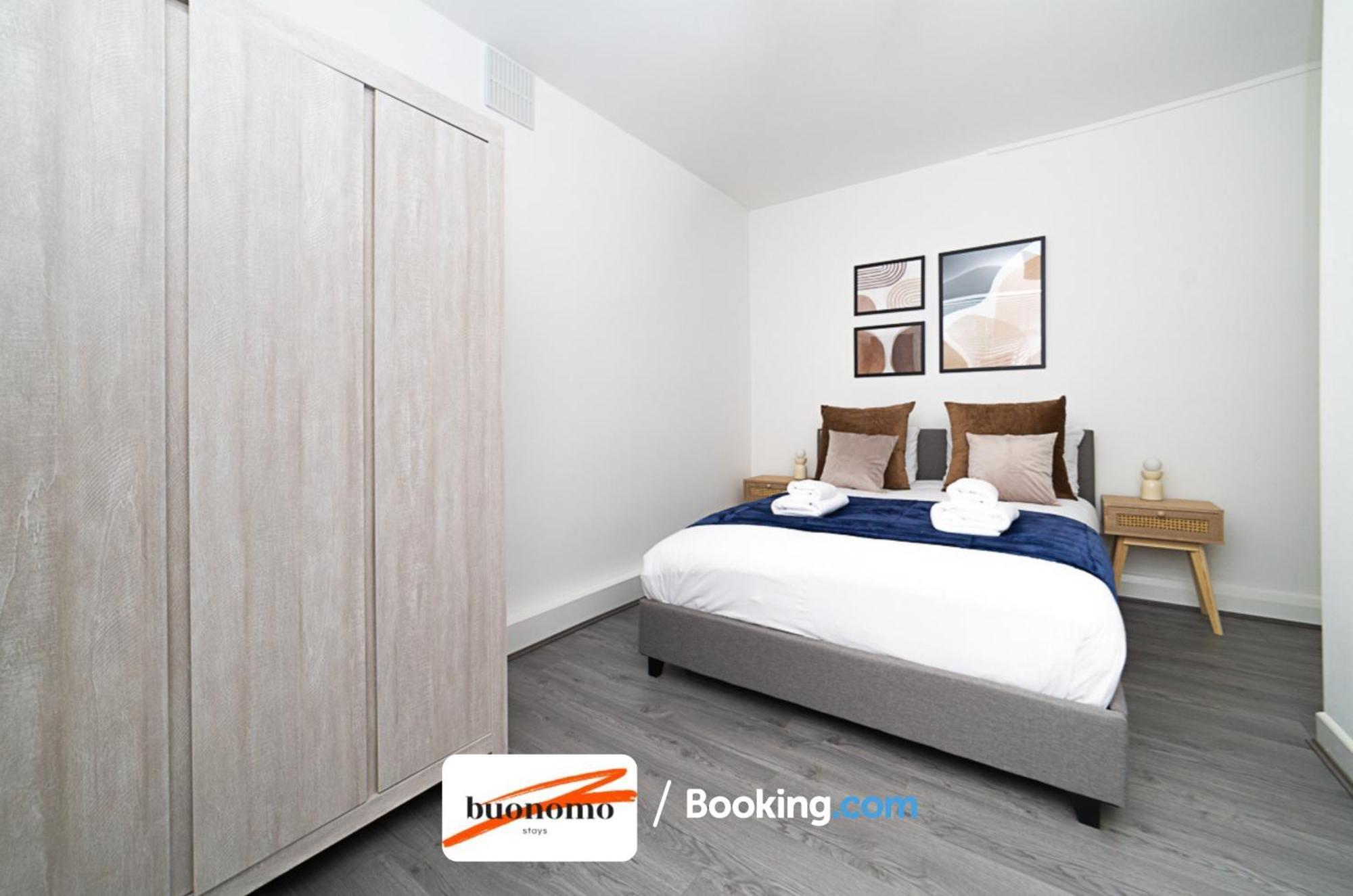 Three Bedroom At Buonomo Short Lets & Serviced With Netflix & Games Appartement