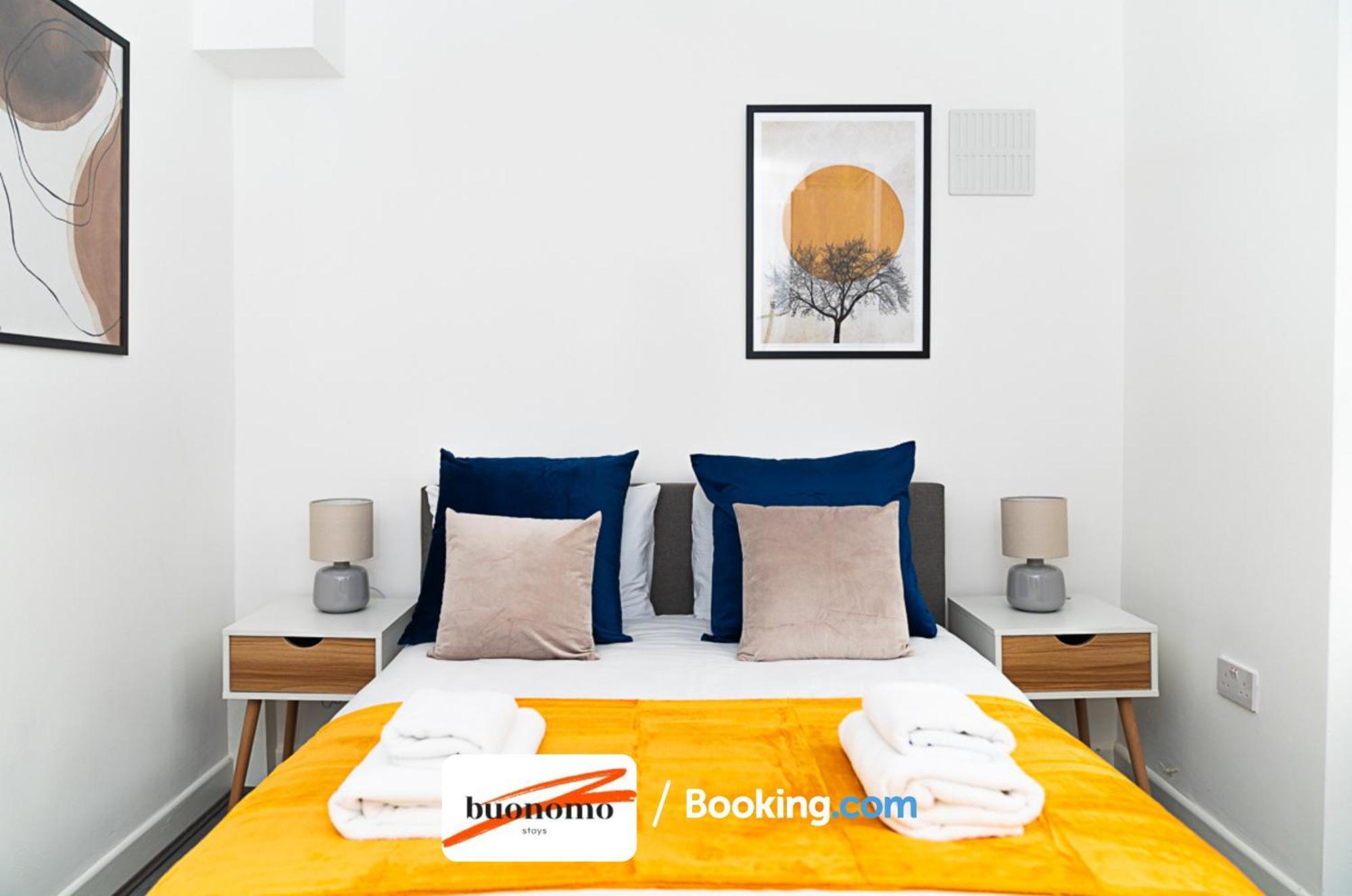 Three Bedroom At Buonomo Short Lets & Serviced With Netflix & Games Appartement