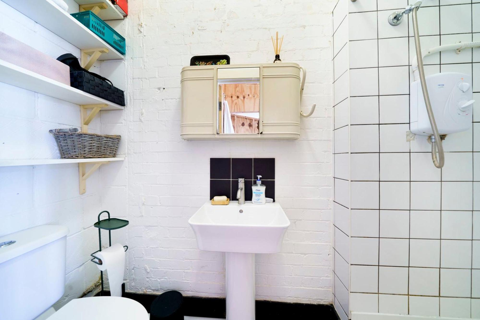 Artsy 1br Studio Flat In Hackney Lejlighed *