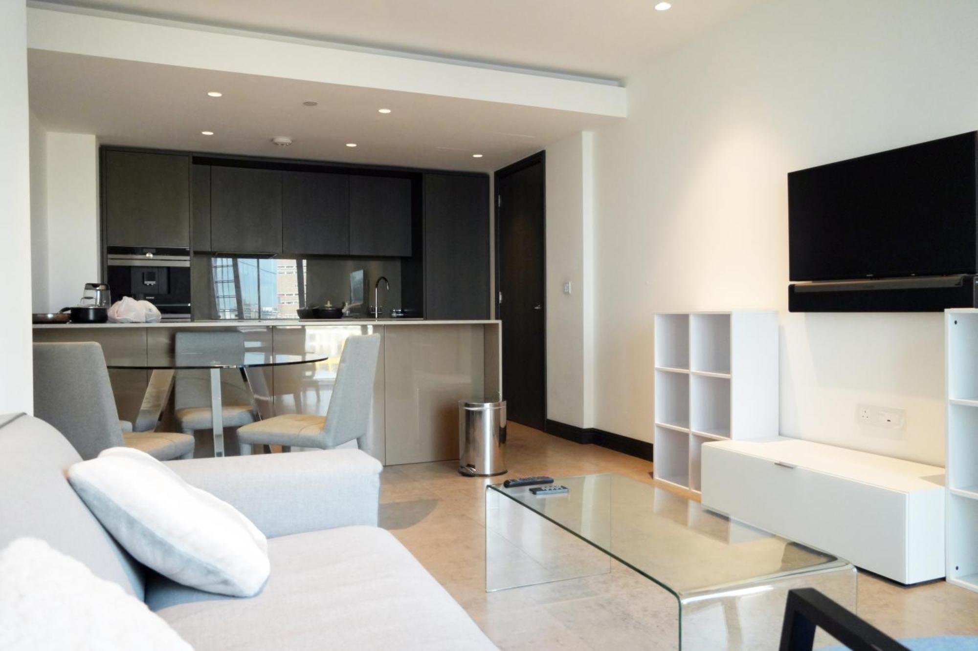 Appartamento Central 1-bed Flat With River Thames Views And Winter Garden Londra
