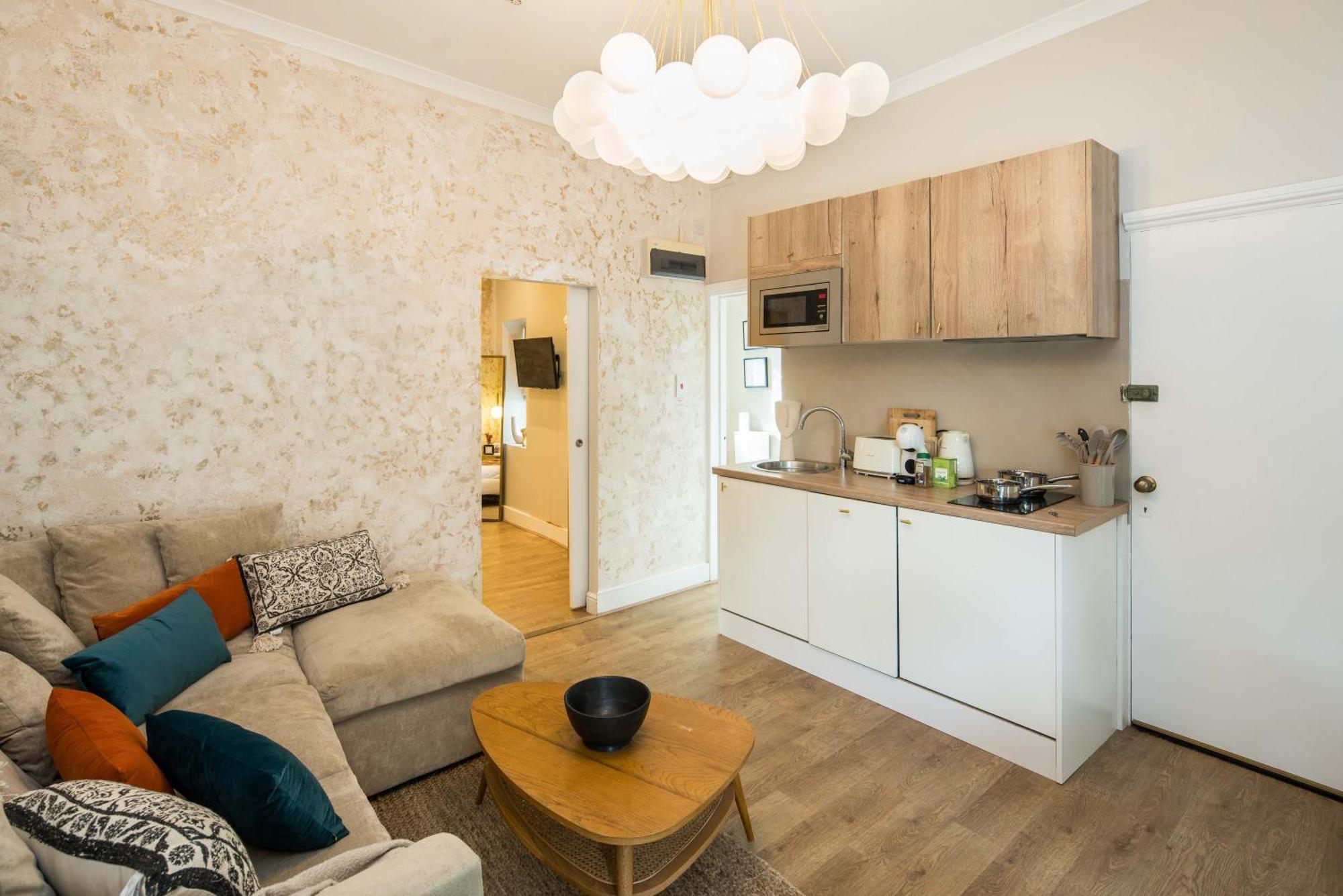 Gold-church View -kensington -olympia -westfields *