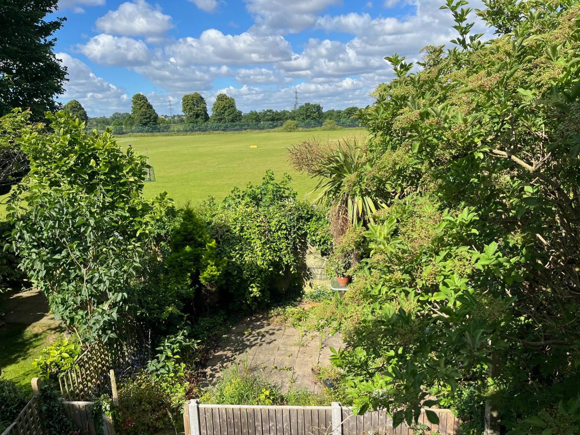 Unique 2 Bedroom Flat In Heart Of Walthamstow London