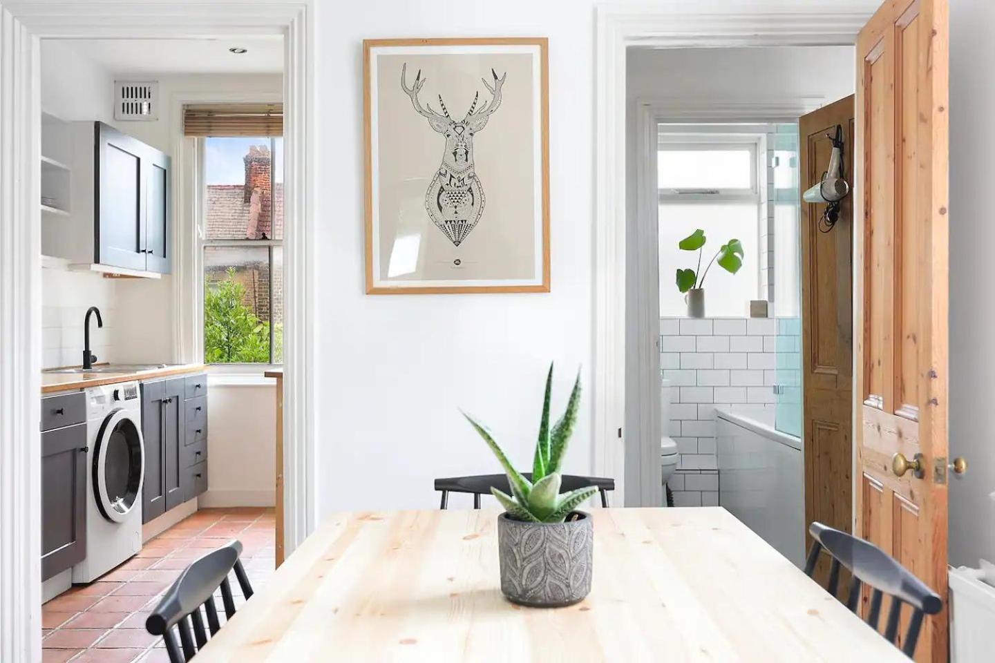 Pass The Keys Centrally Located Stylish Flat Appartement