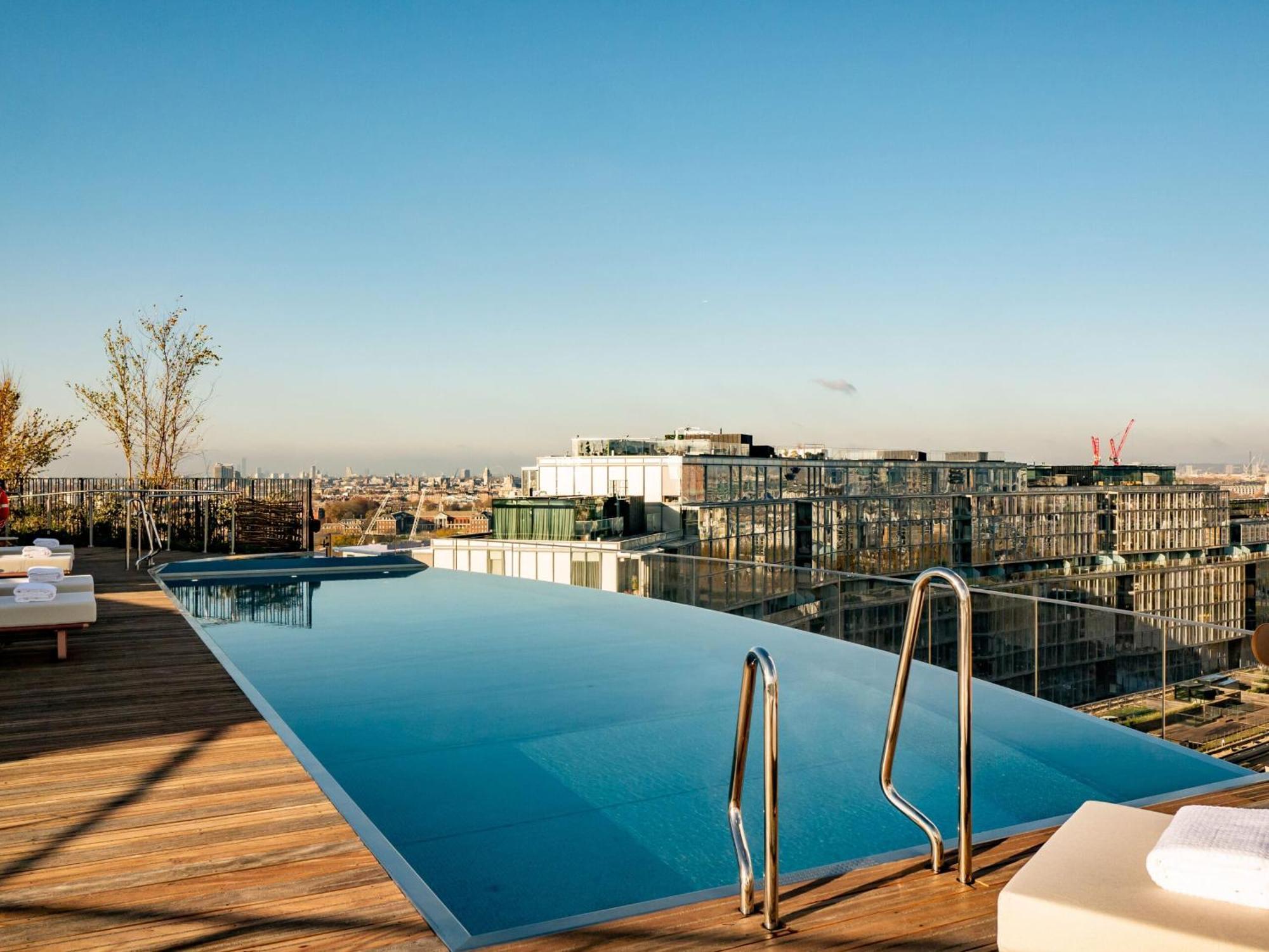 Battersea Power Station - Winter Garden Balcony & 1gb Wifi - Luxurylondonstays Appartement Londen