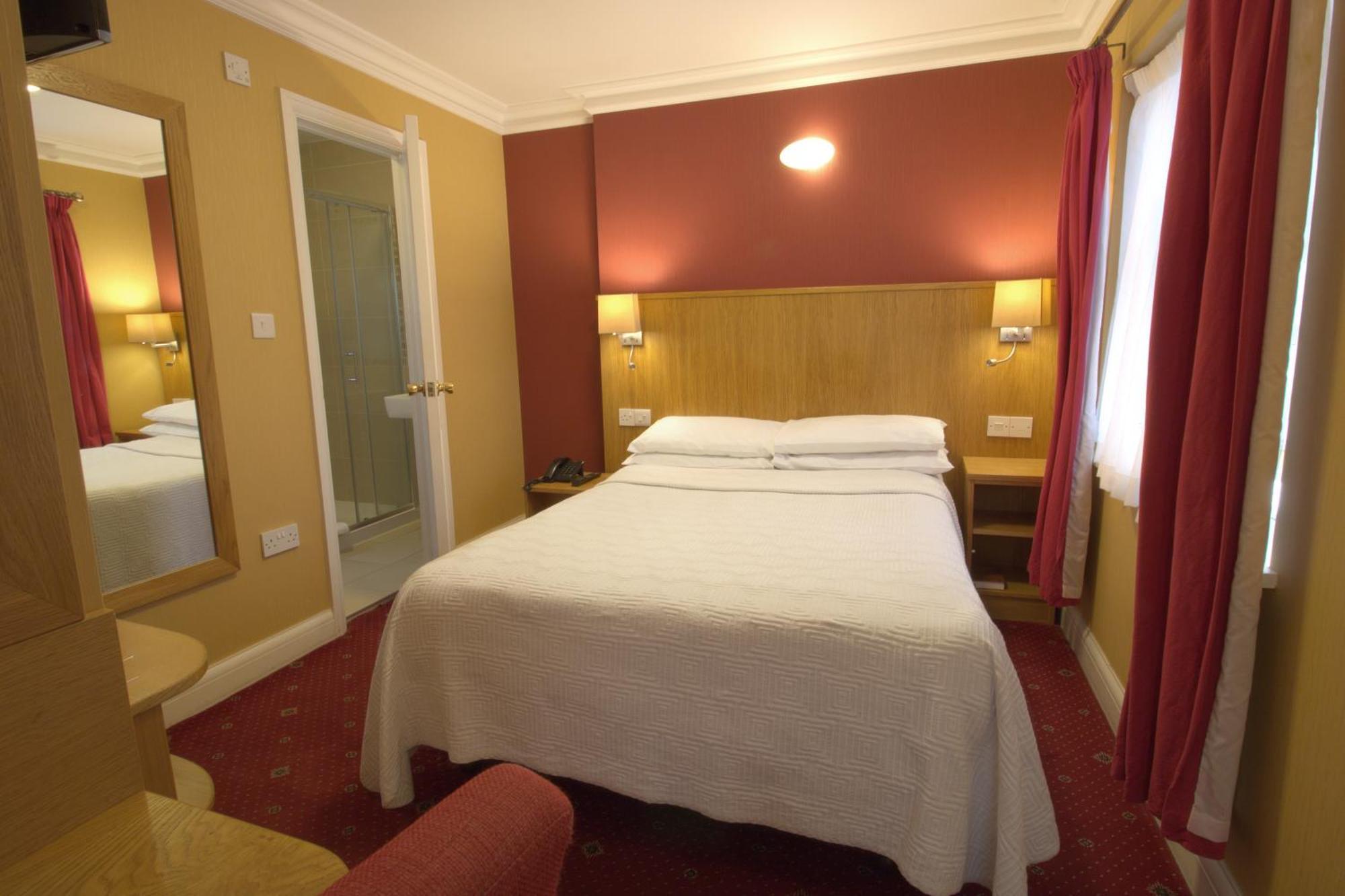 Hotel Balmoral House 2*