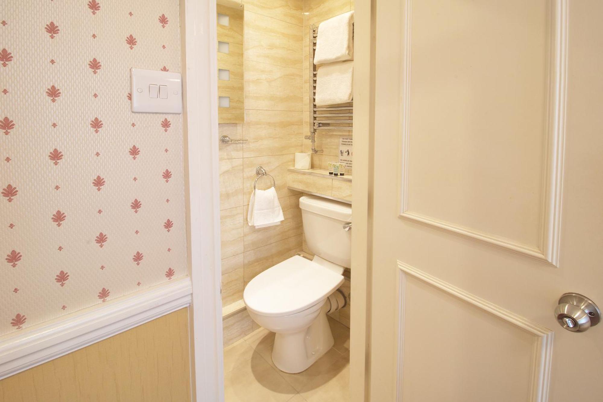 Balmoral House Hotell