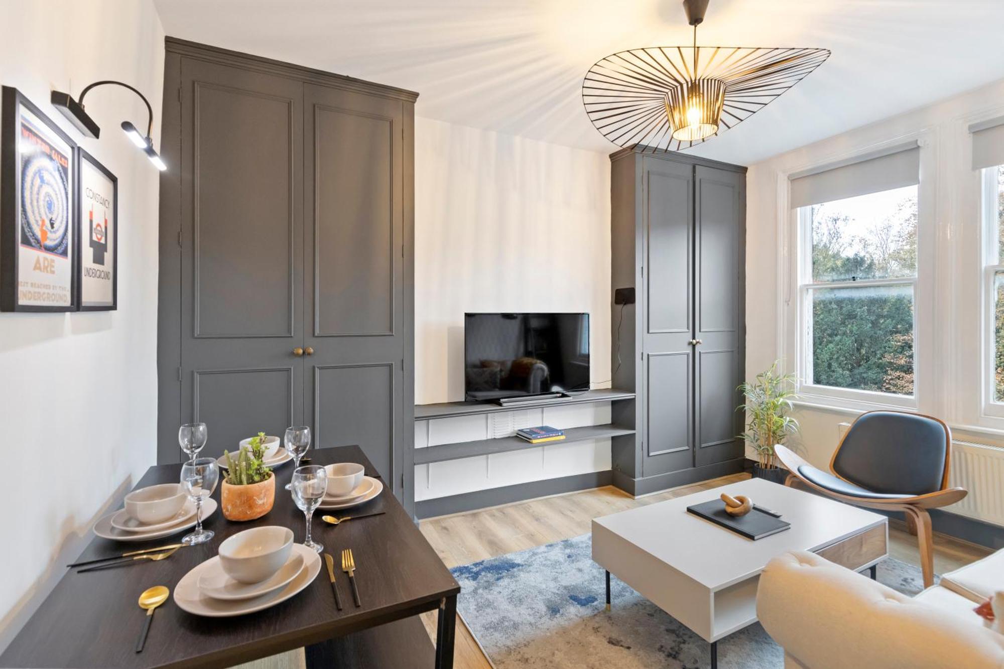 Bright & Airy Rooftop In Leilighet