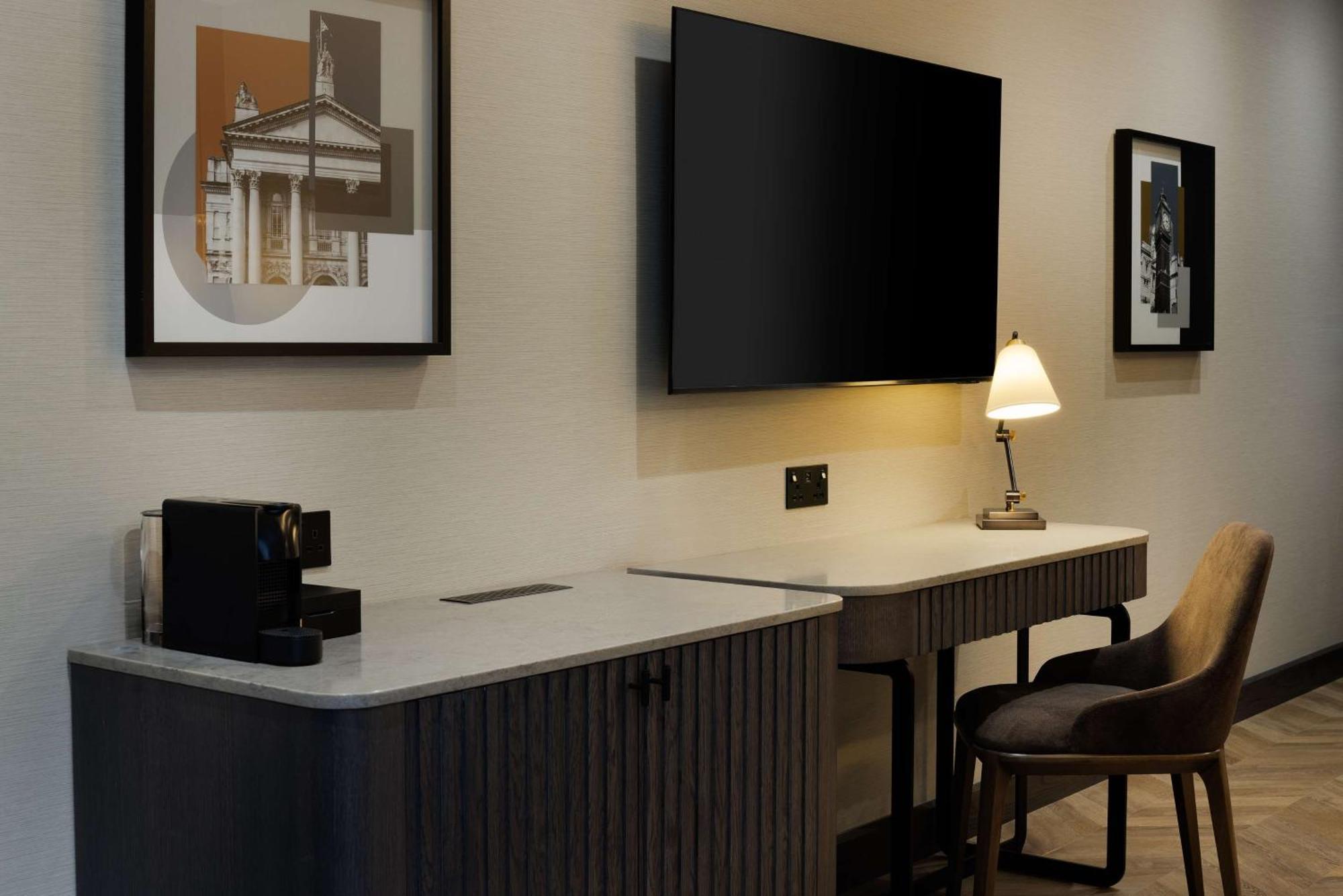 Doubletree By Hilton Victoria Hotel Londra