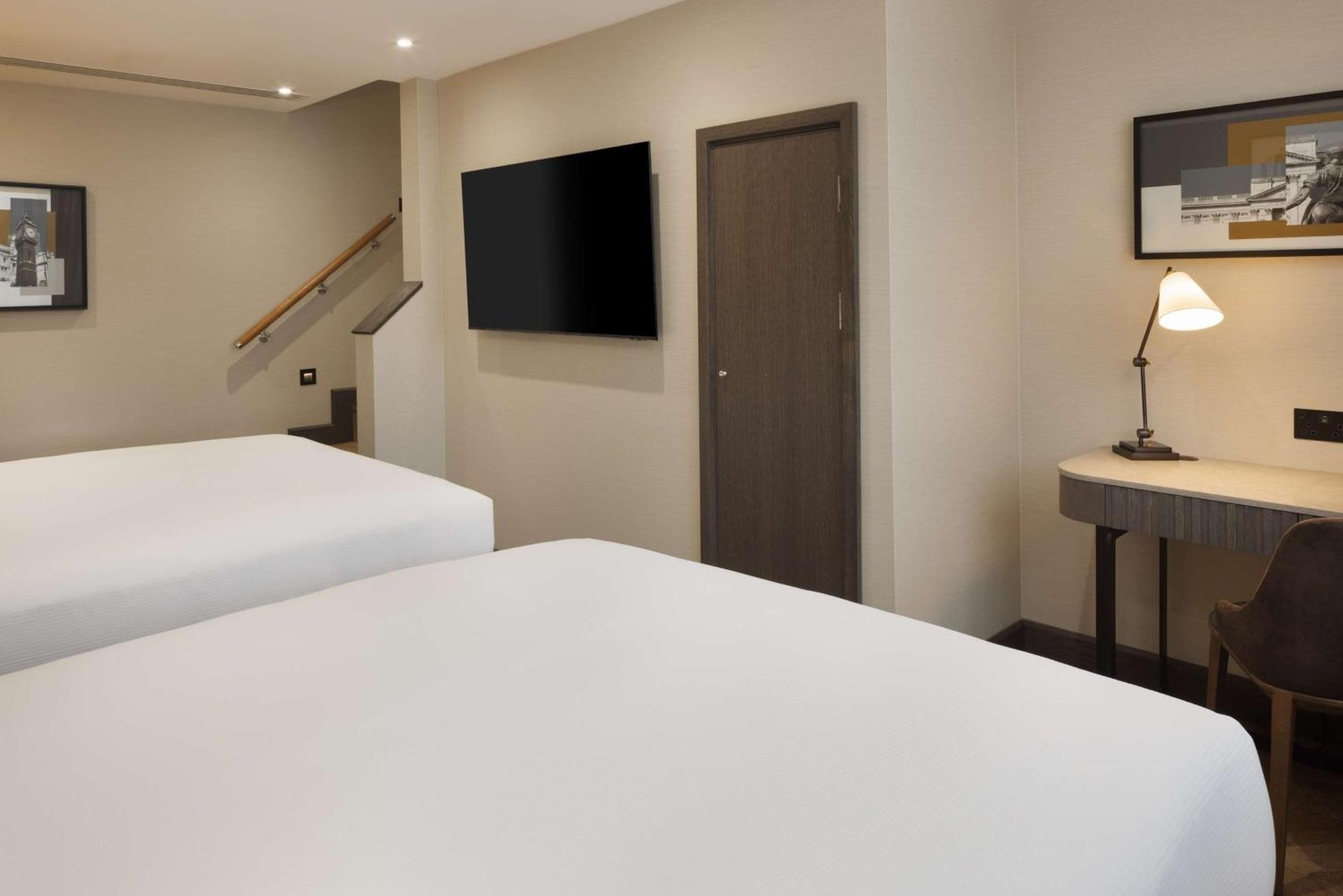 Hotel Doubletree By Hilton Victoria Londra
