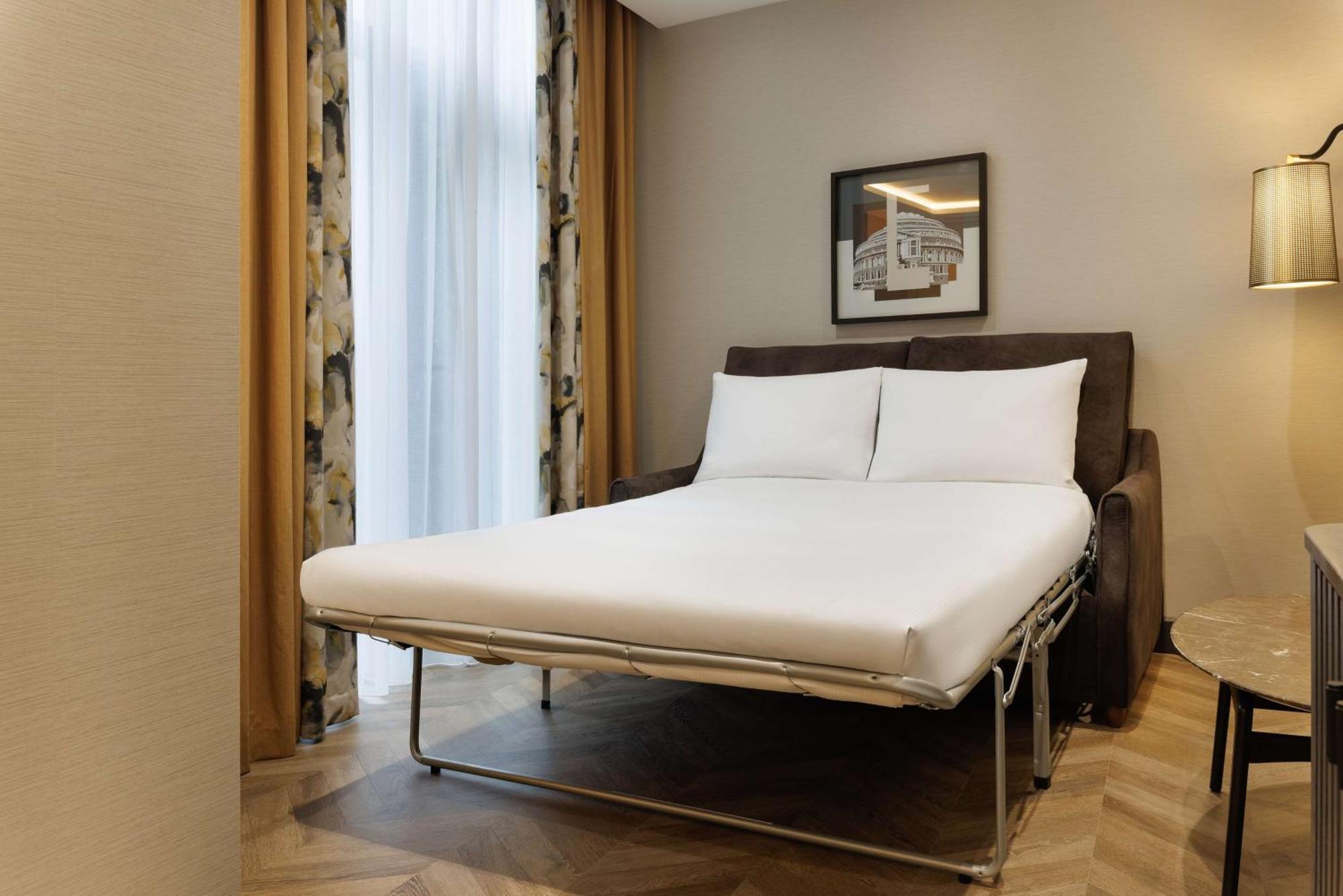 Doubletree By Hilton Victoria Londra