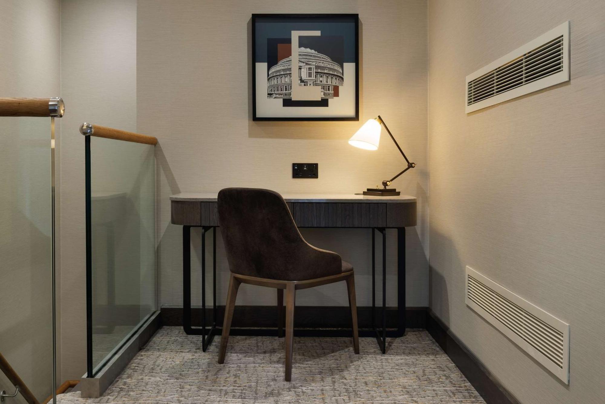 Doubletree By Hilton Victoria 4* Londra