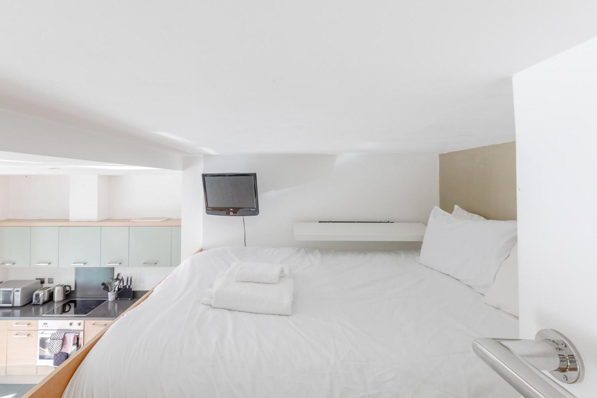 Appartement Minimal With Views Over Battersea Park