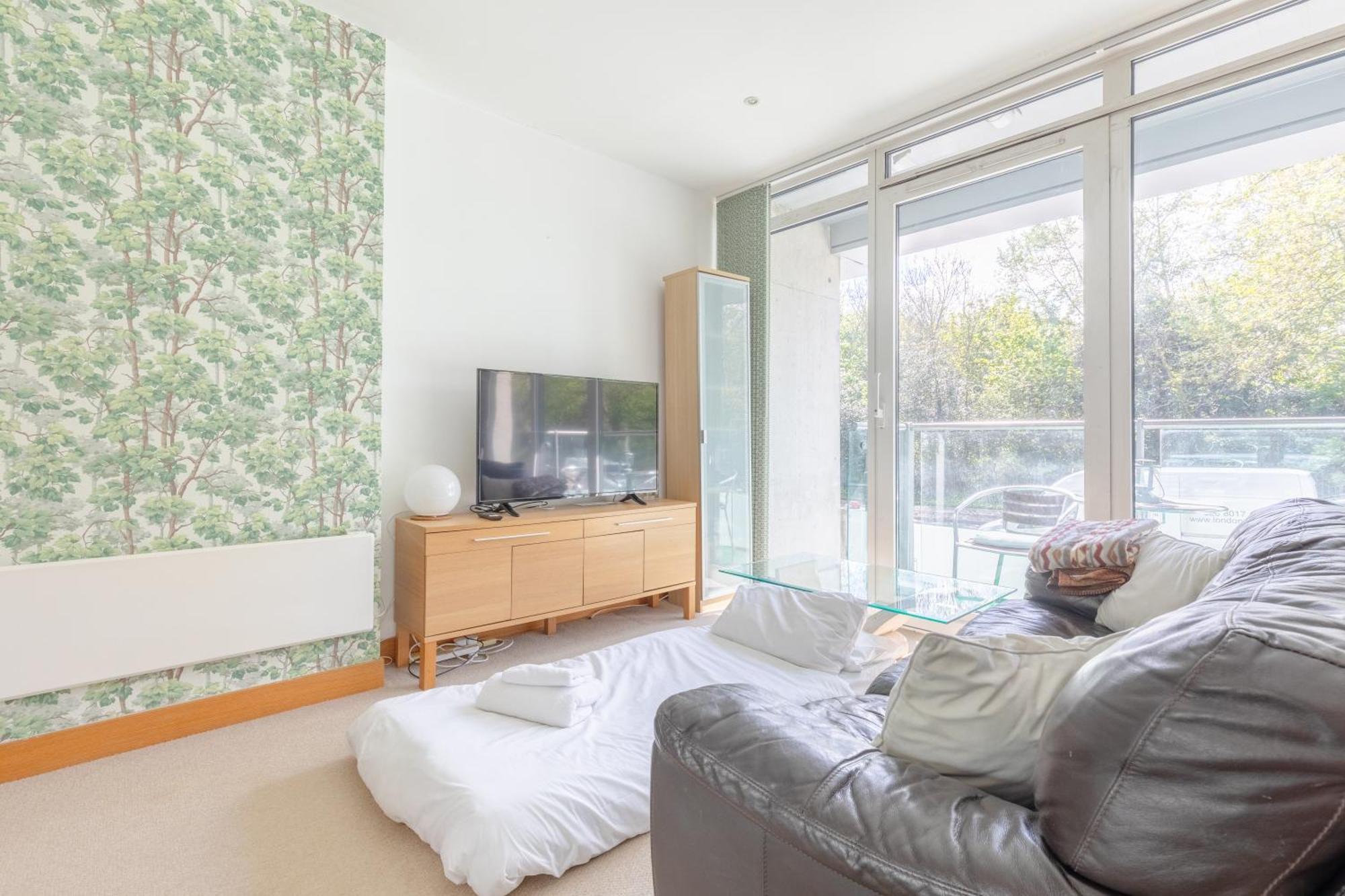 Minimal With Views Over Battersea Park Appartement Londen