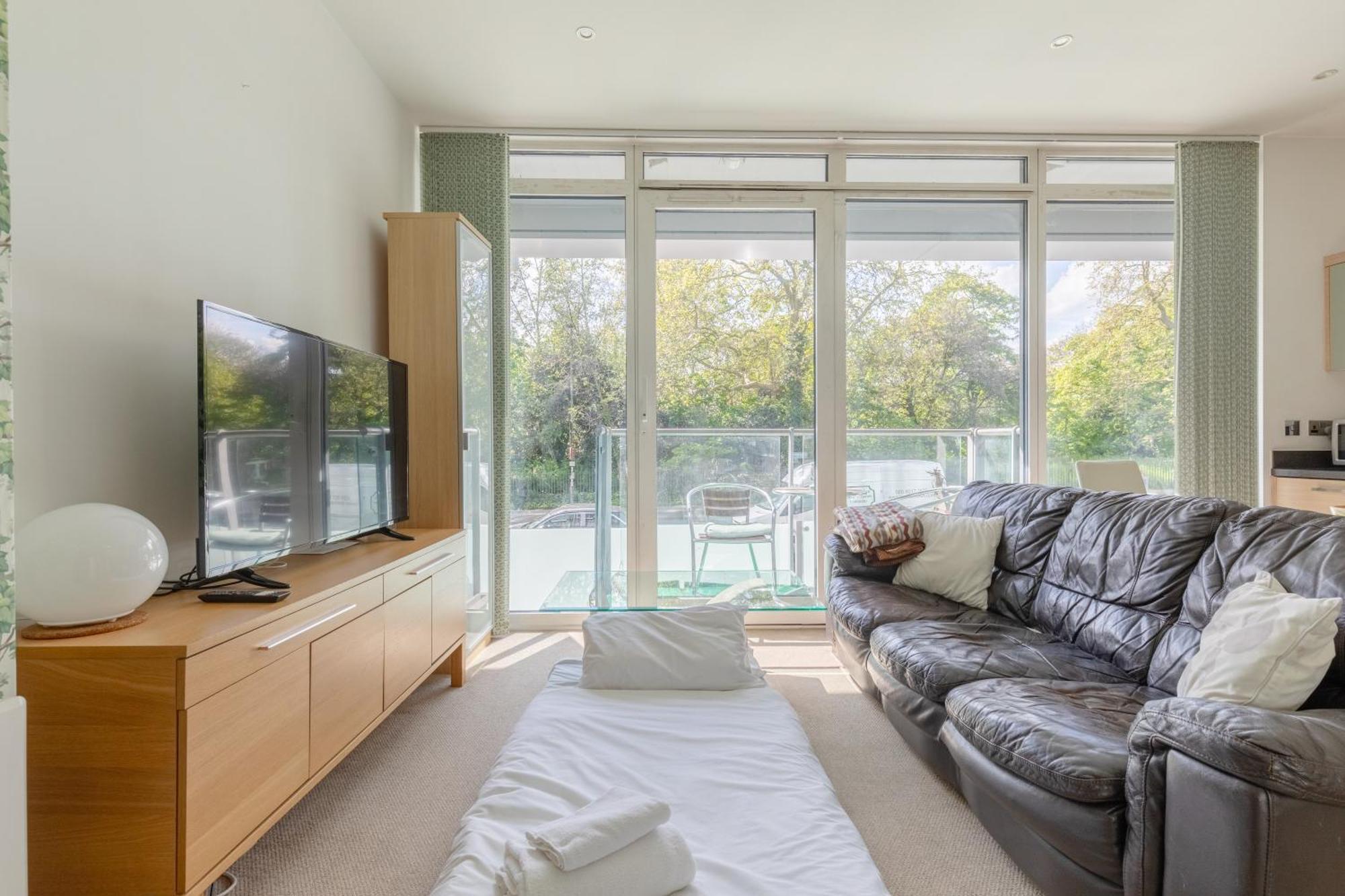 Minimal With Views Over Battersea Park Appartement