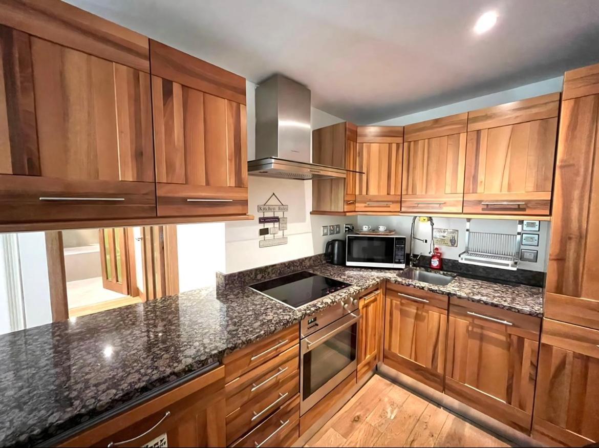 Luxury 2 Double Bedroom Flat - Kensington * London