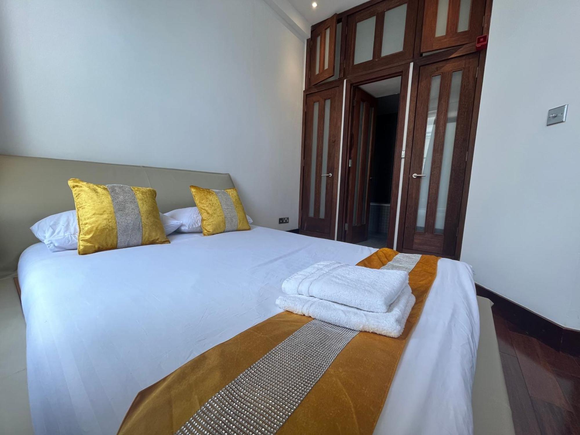 Luxury 2 Double Bedroom Flat - Kensington