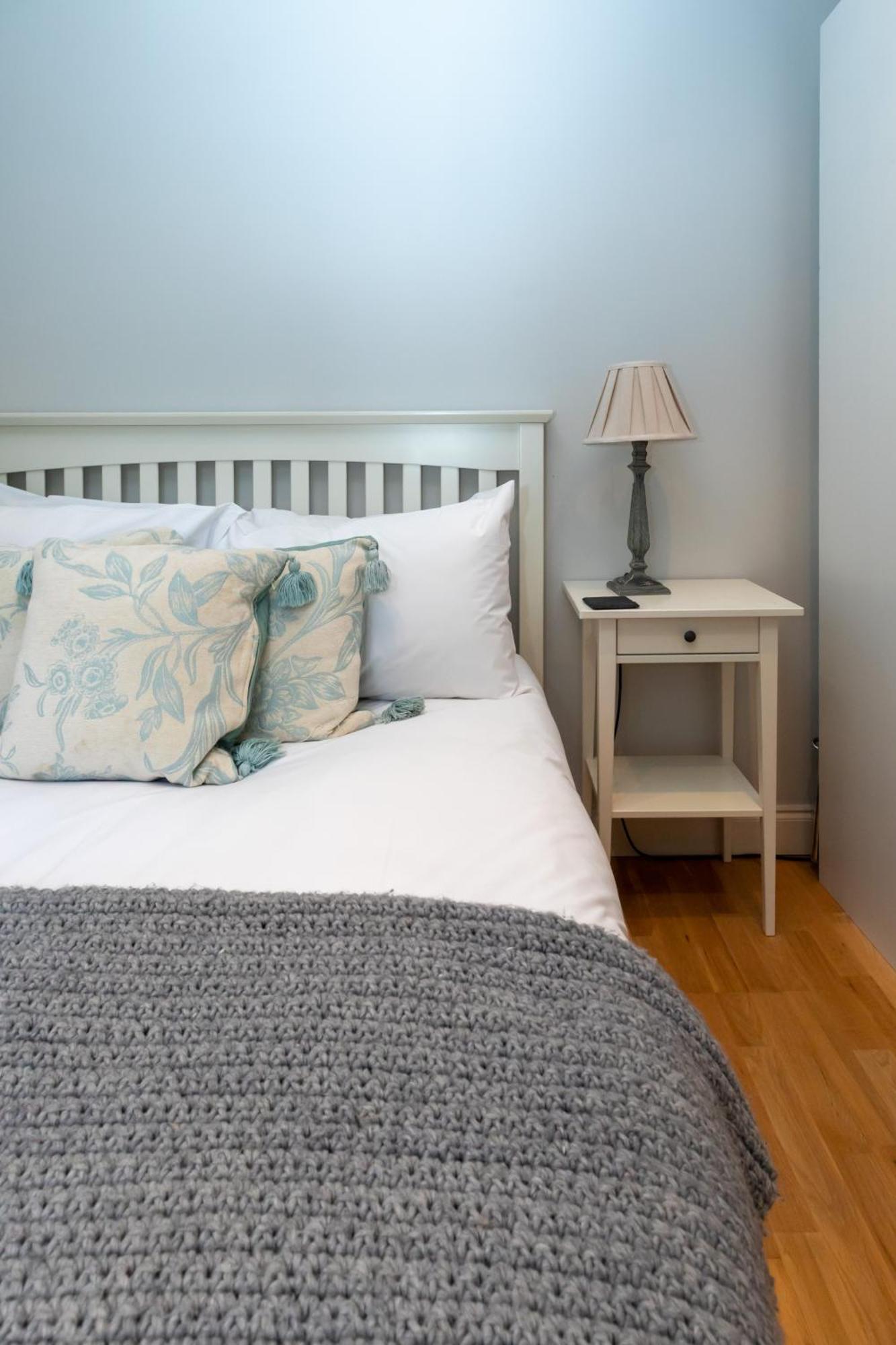 Modern Floor 2bd Flat - Kensington *