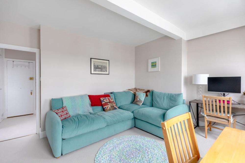 Quaint & Cosy 1 Bedroom Flat - Kensington Olympia! Lägenhet London