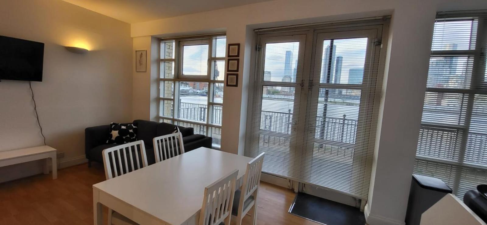 1 Bed, G-floor Close To O2, Excel And Airport Apartment London