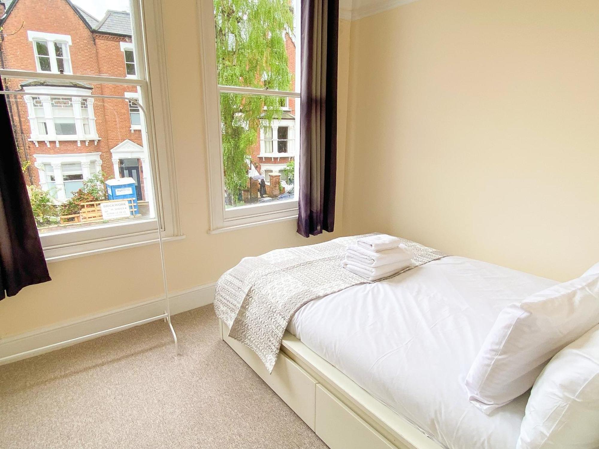 Roomy 3bd By Hampstead Heath! London