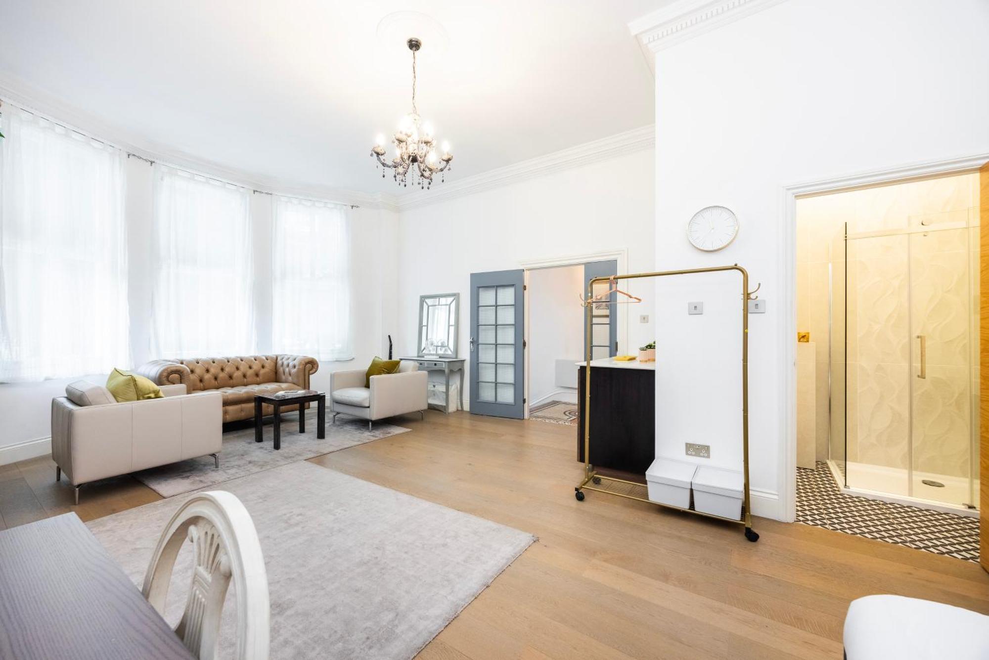 Modern 1 Bedroom Near Kensington High Street Lejlighed London