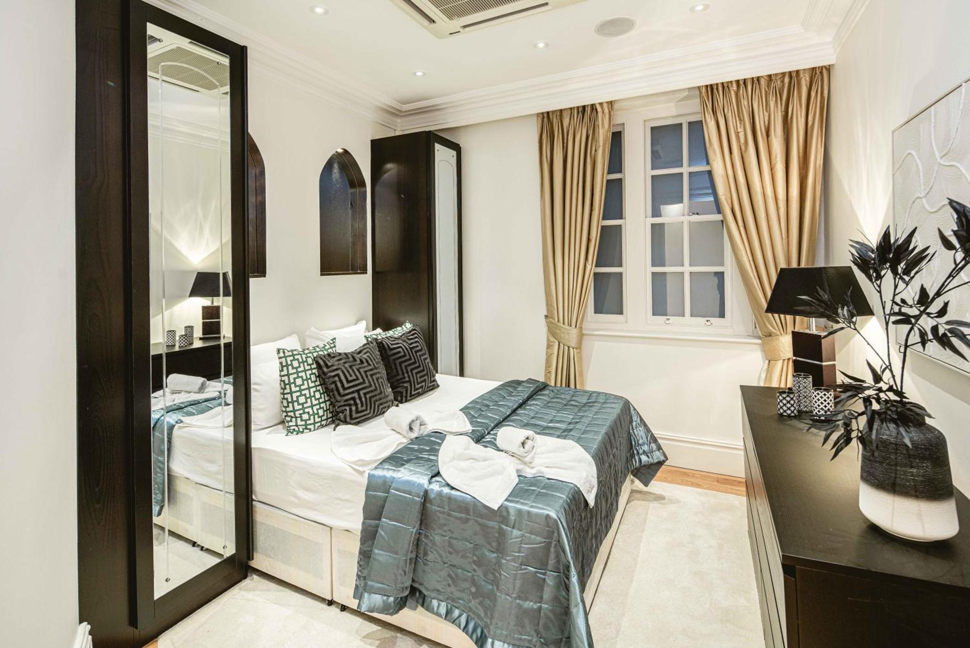 Mayfair-dreamhouse-ac-selfridges-oxfordstreet-superluxury London