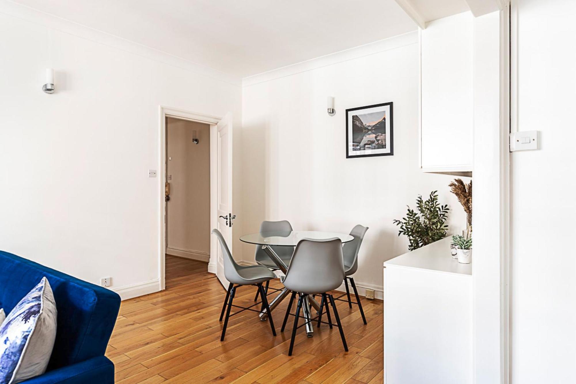 Modern 2 Bedroom Flat Near Queensway Apartment *