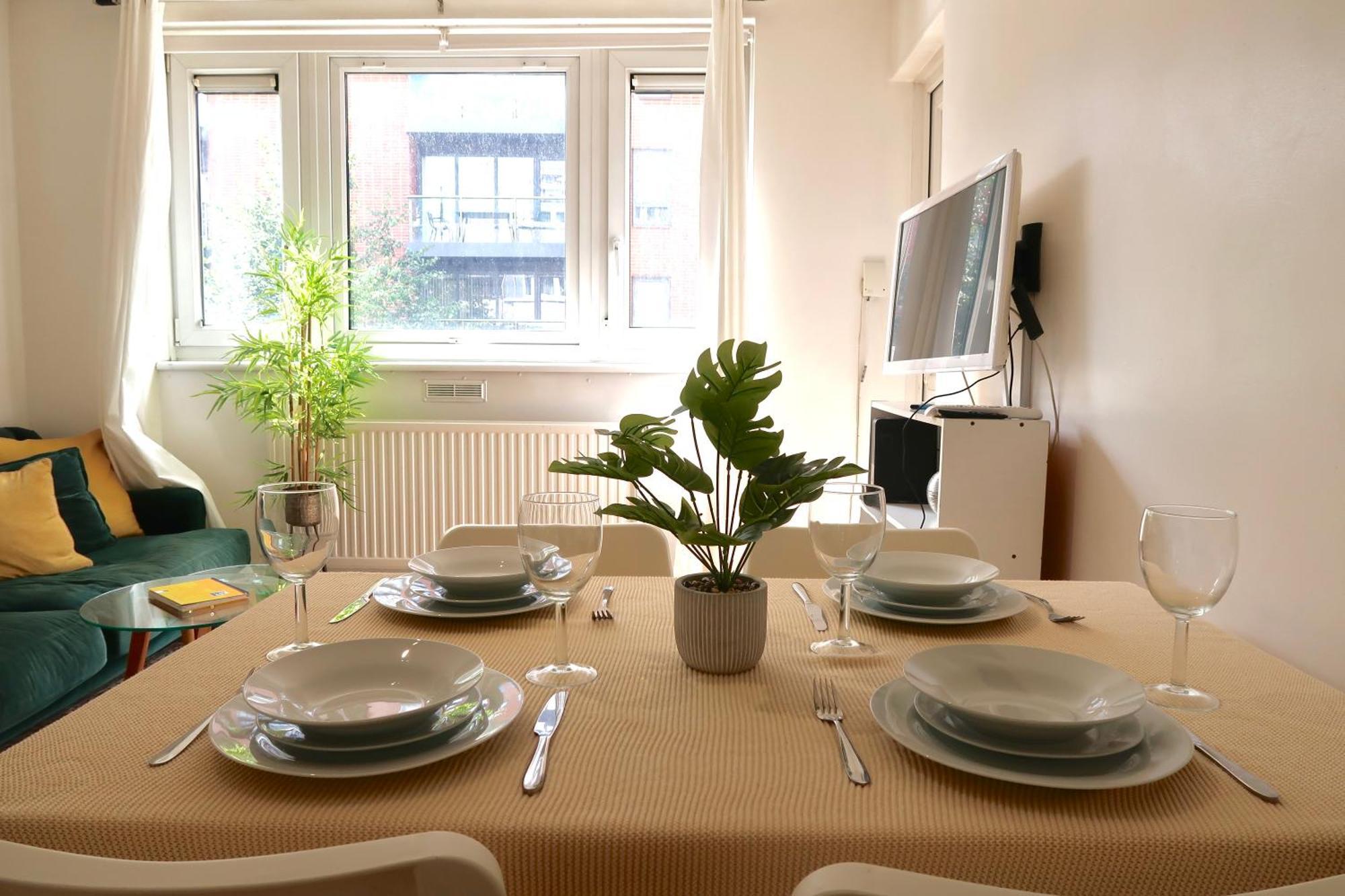 Apartment Chic 4-bed In Trendy Clerkenwell W Balcony And Walking Distance To Tube London