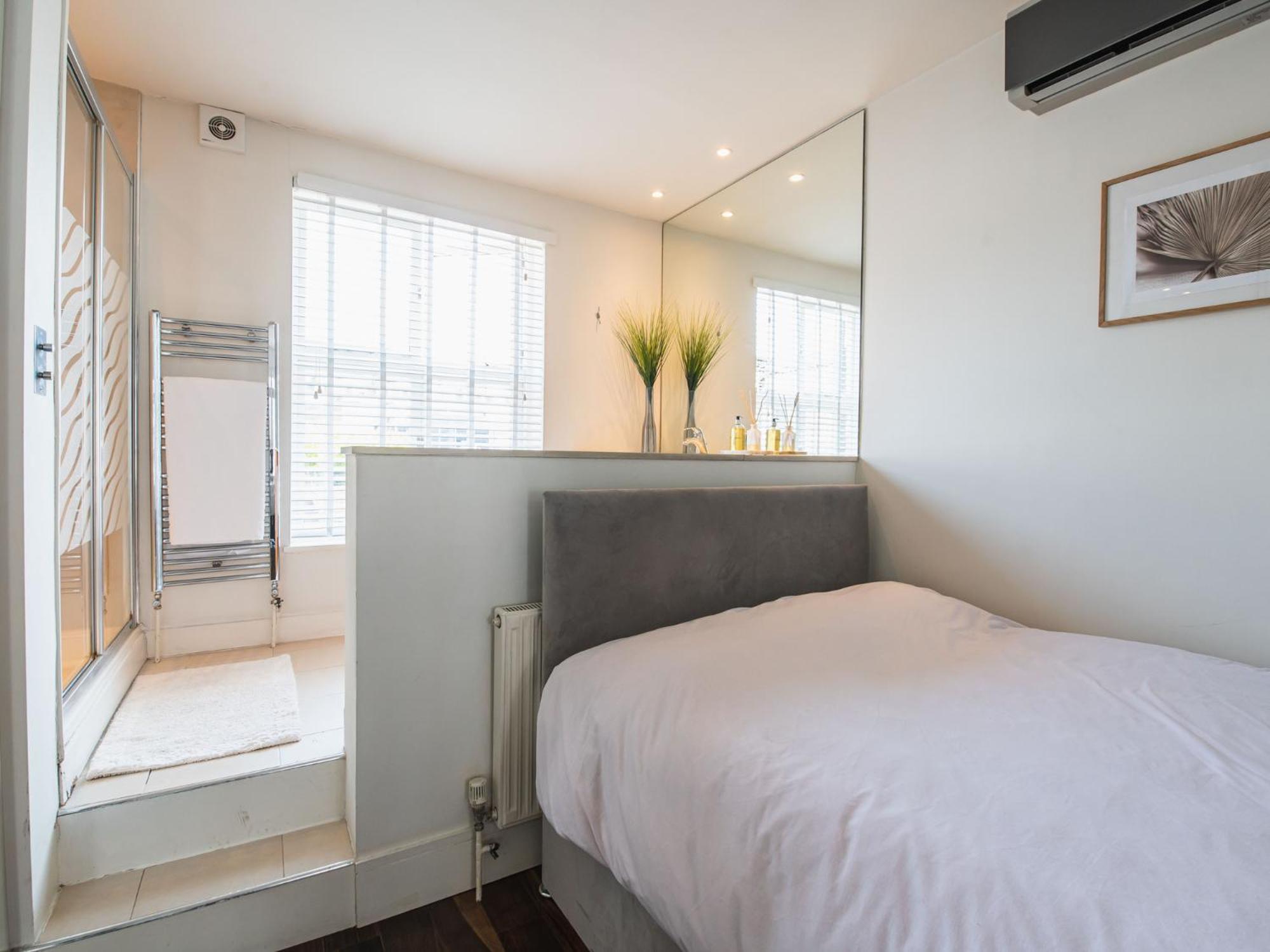 Pass The Keys - Hideaway In The Notting Hill Set * London
