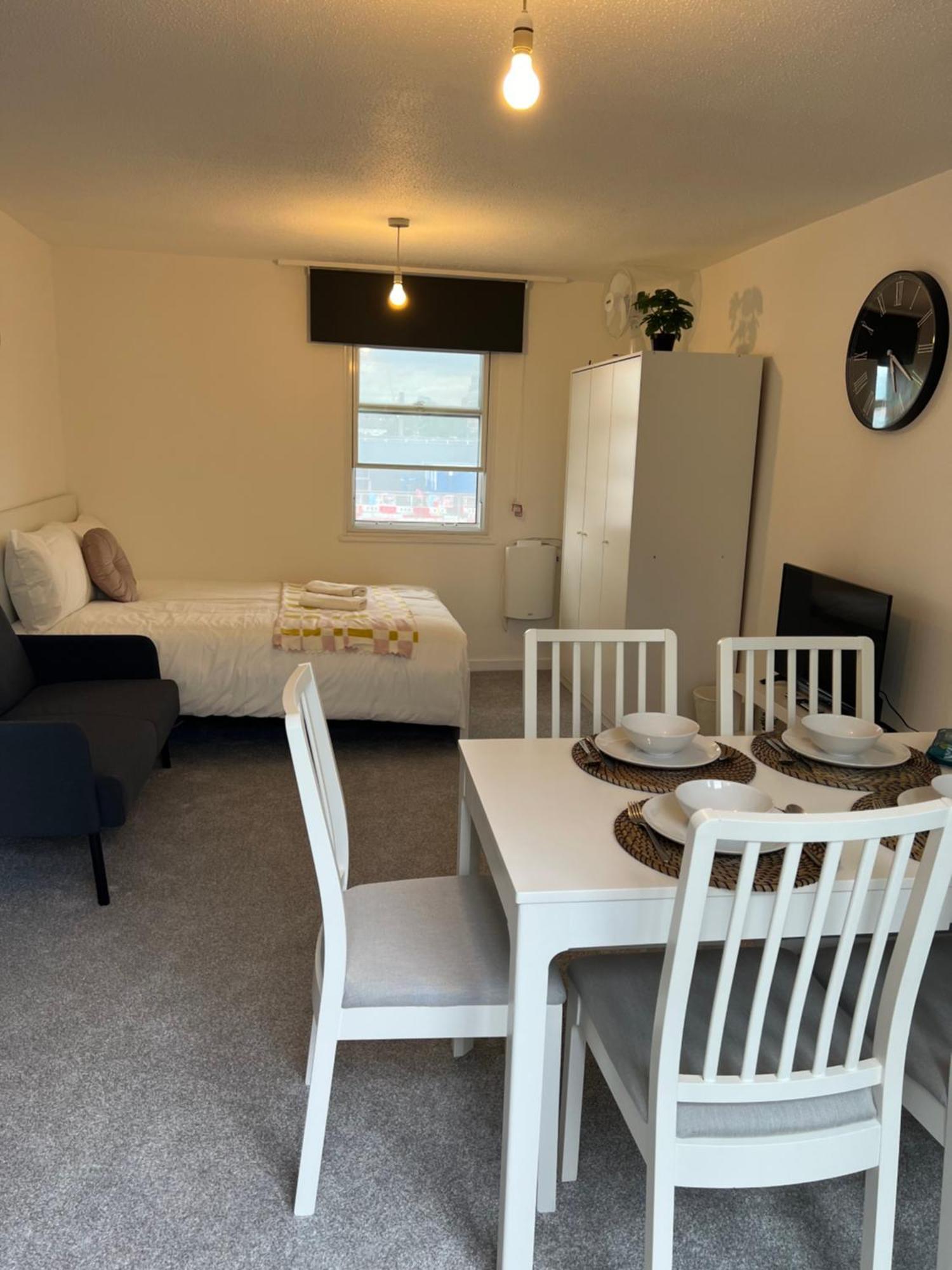Lovely Entire Flat With Private Balcony In Euston-central Appartement *